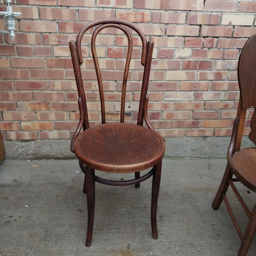Single Thonet Chair 1