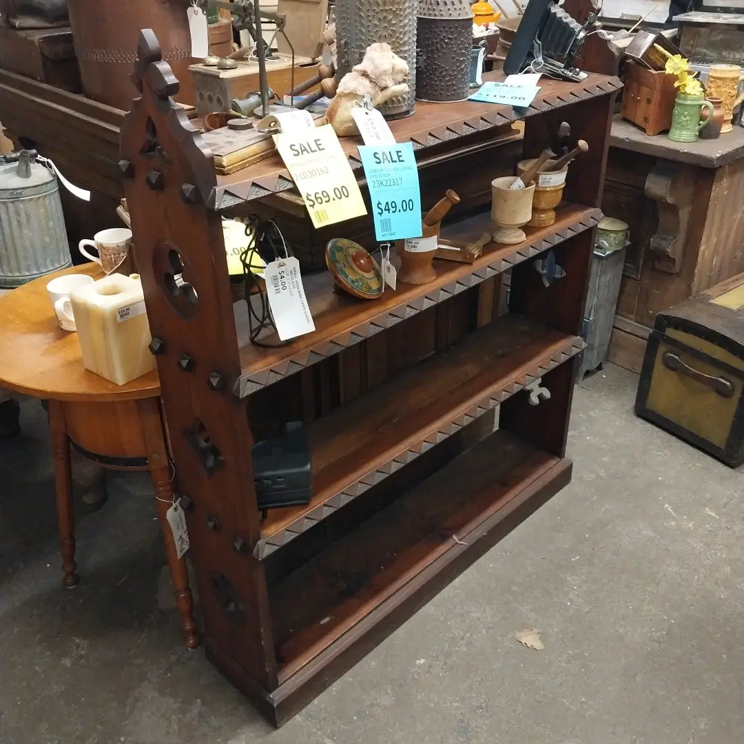 Gothic Quatrifoil And Trifoil Shelf 1