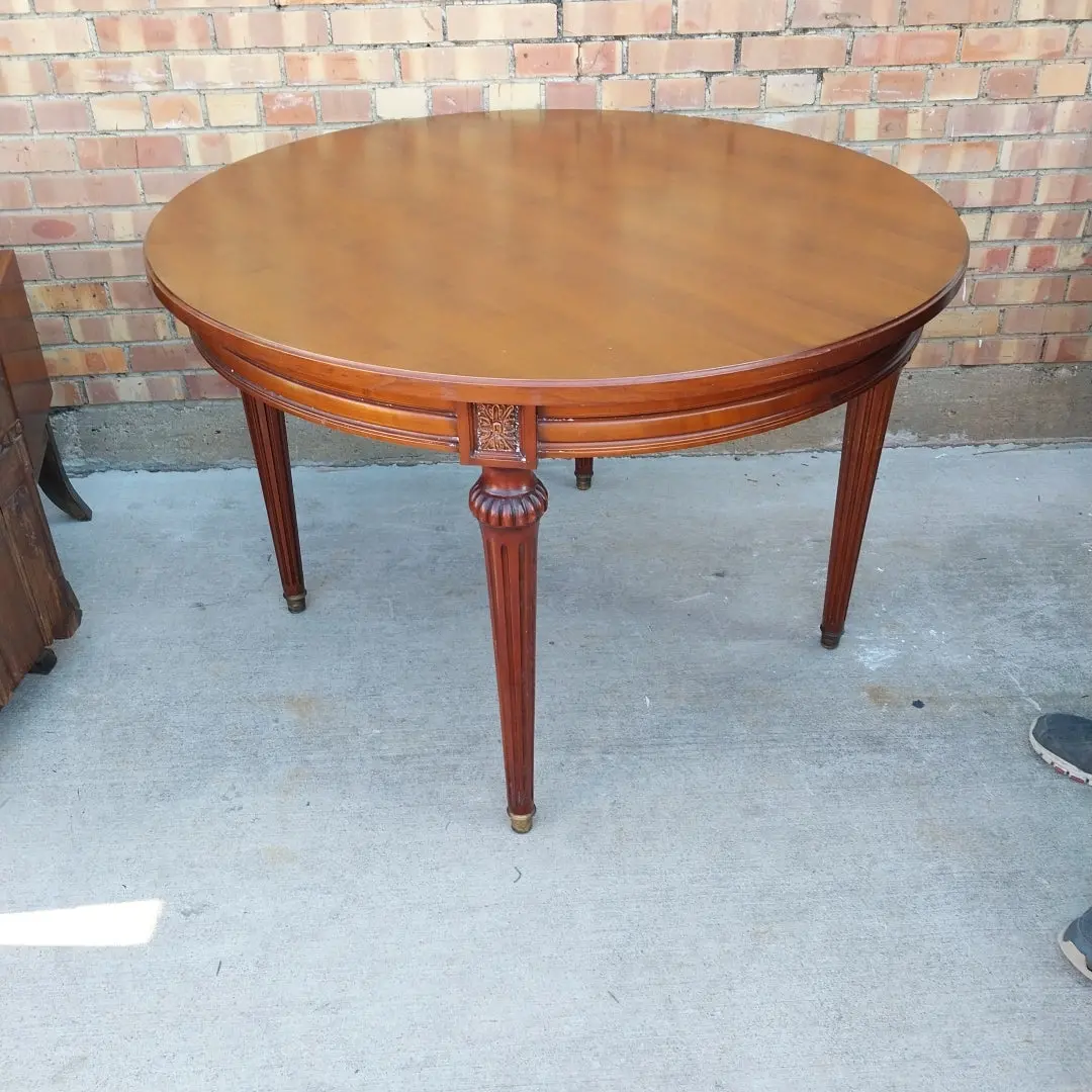 Louis Xvi Round Mahogany Table 1