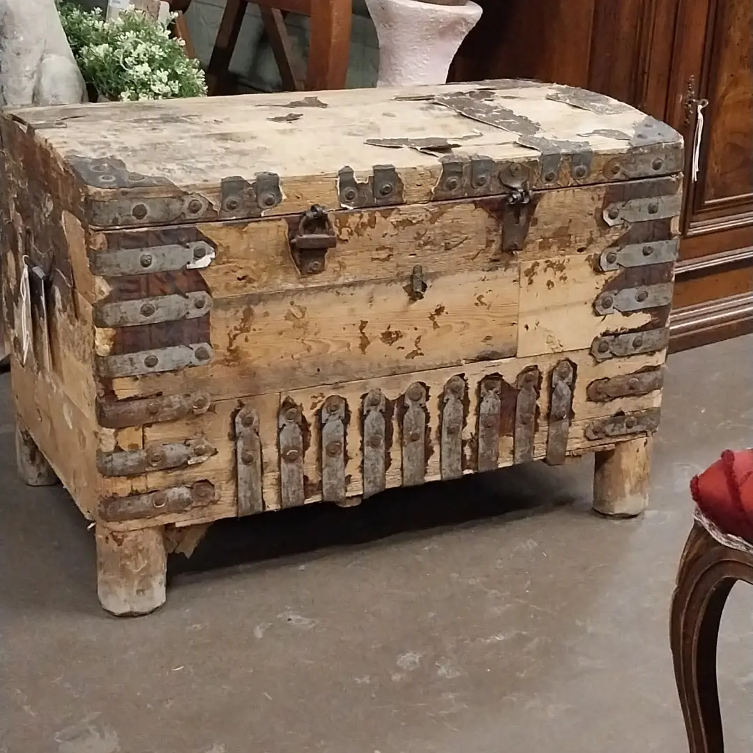 Rustic Wood Trunk On Wood Legs 1