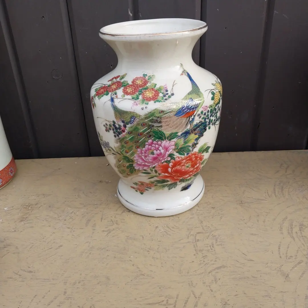 Ivory Japanese Urn Shape Peacck Vase 1