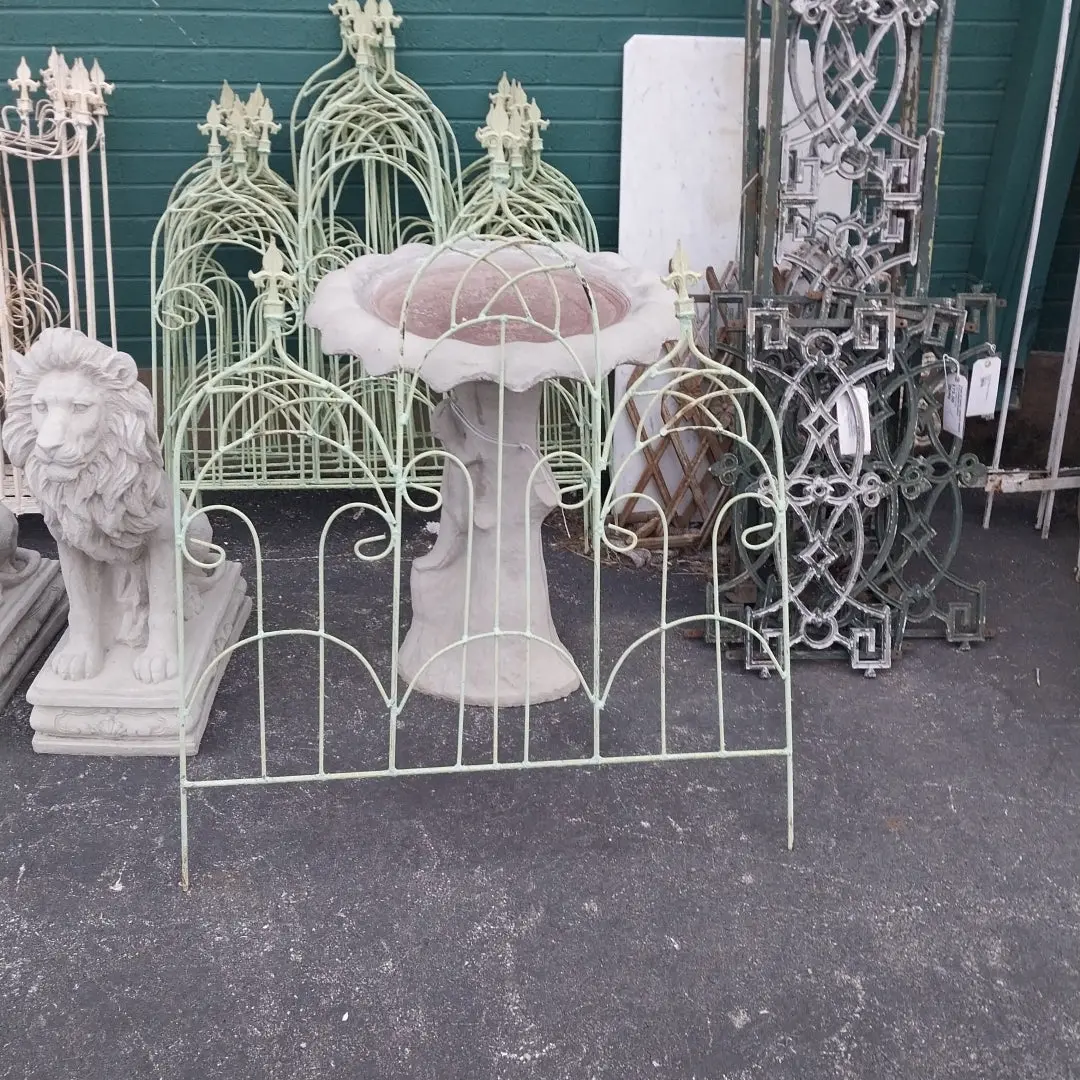 Green 3 Panel Fence With Arches With Fluer Di Lis 1