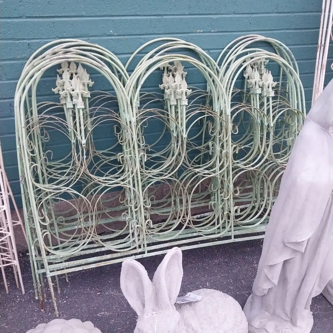 Low  Green 3 Panel Fence With Fluer Di Lis In Hoops 1