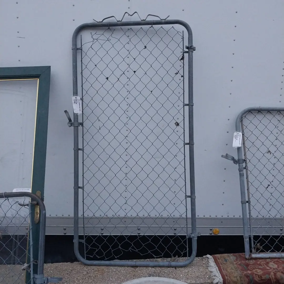 Tall Chainlink Gate 1