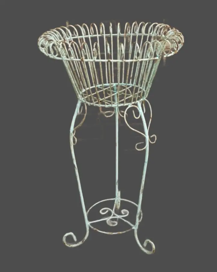 Green Iron Wire Planter 1