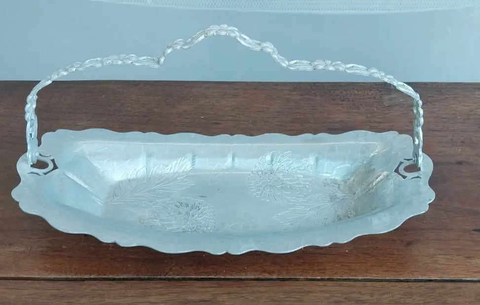 Medium Aluminum Floral Basket Serving Dish 1