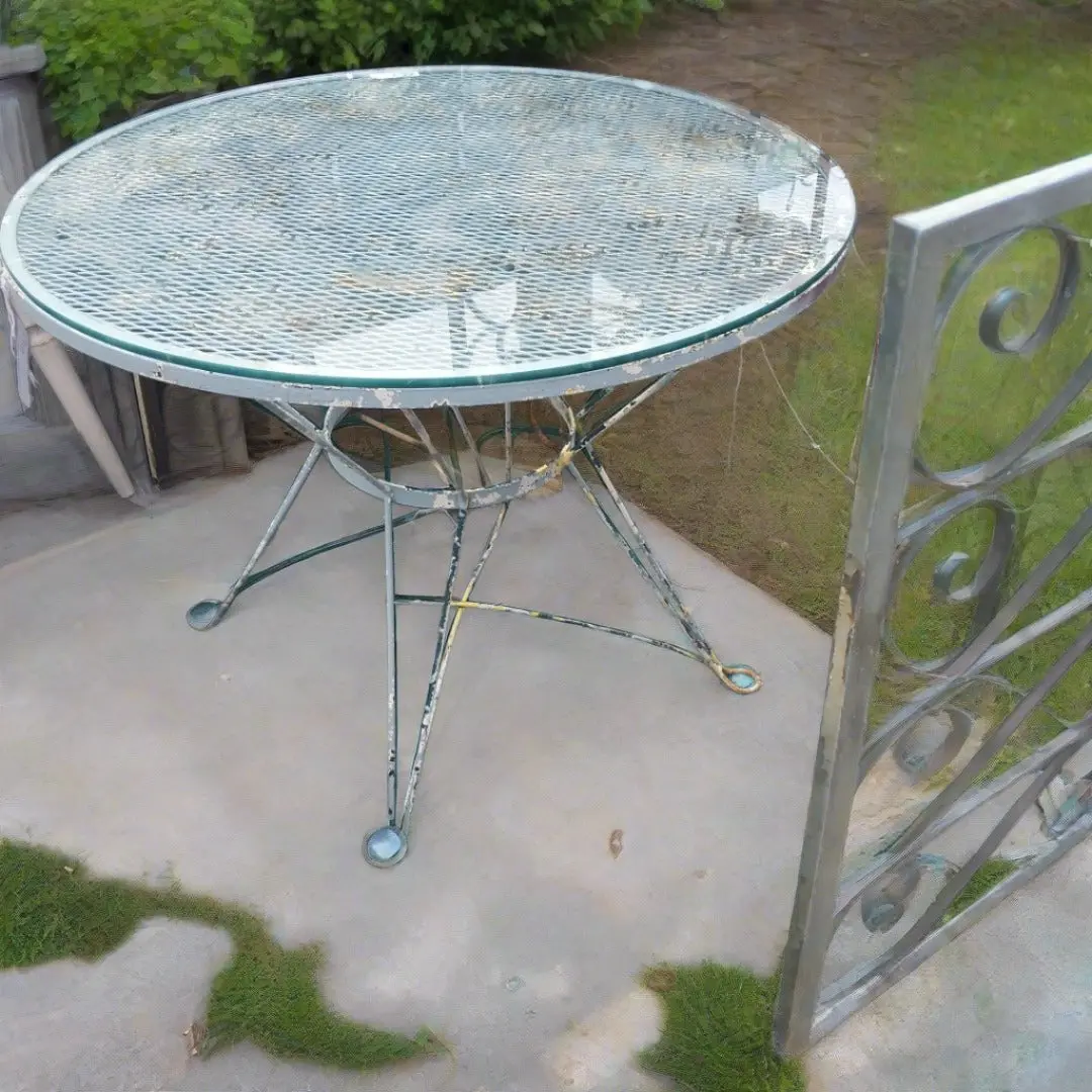 Iron Mesh Table With Glass Top 1