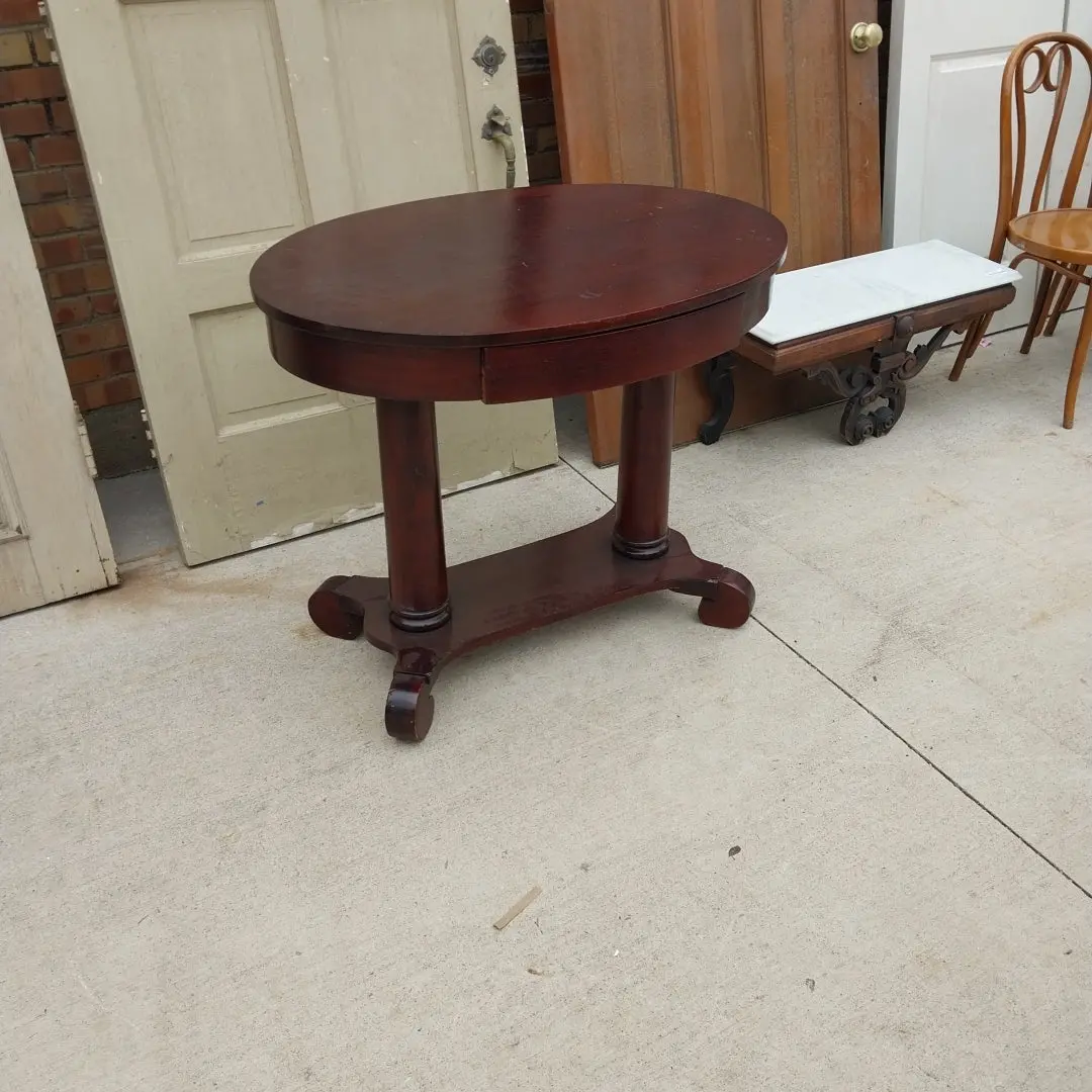 American Ribbon Cut Mahogany Oval Library Table 1