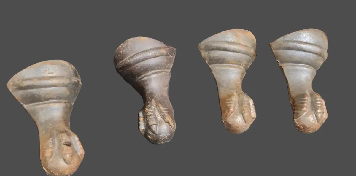 Set Of 4 Cast Iron Claw Feet From A Bath Tub 1