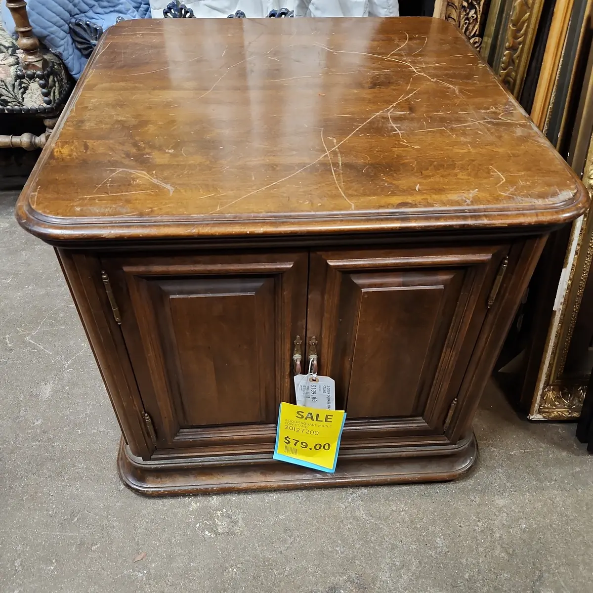 2 Door Square Maple Low Stand 1