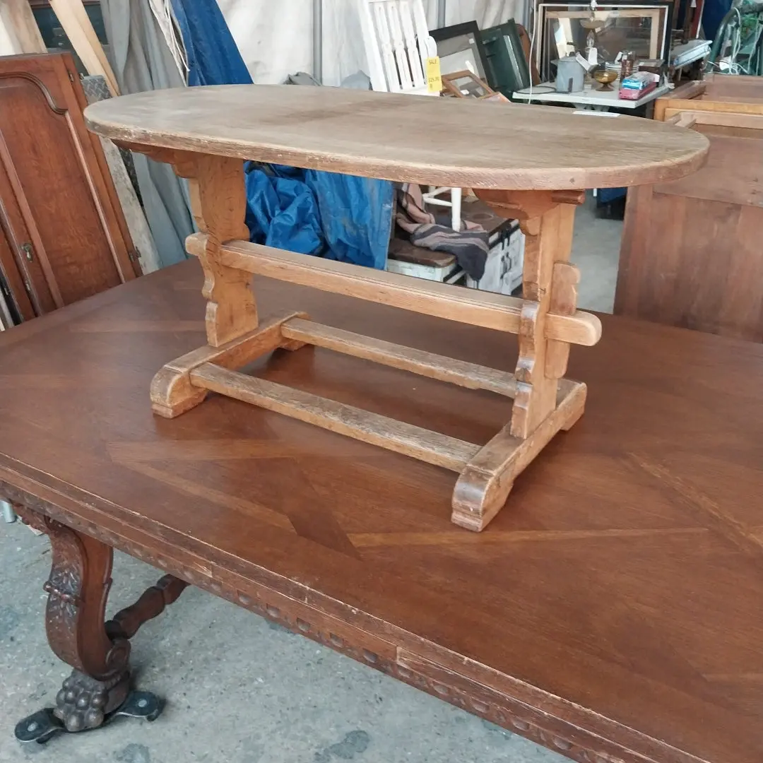 Oval Oak  Coffee Table With Mortise And Tenon Joints 1
