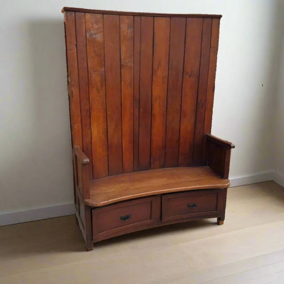 Early American Curved Bench With Storage 1