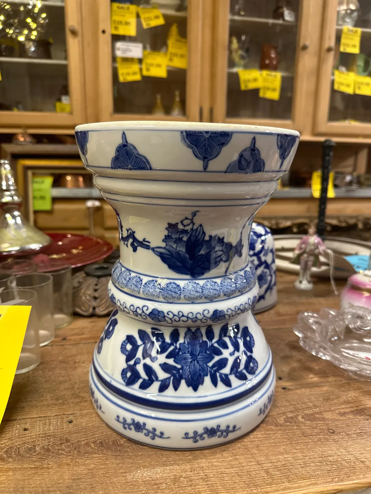 Chinese Blue And White Pedestal Base 1