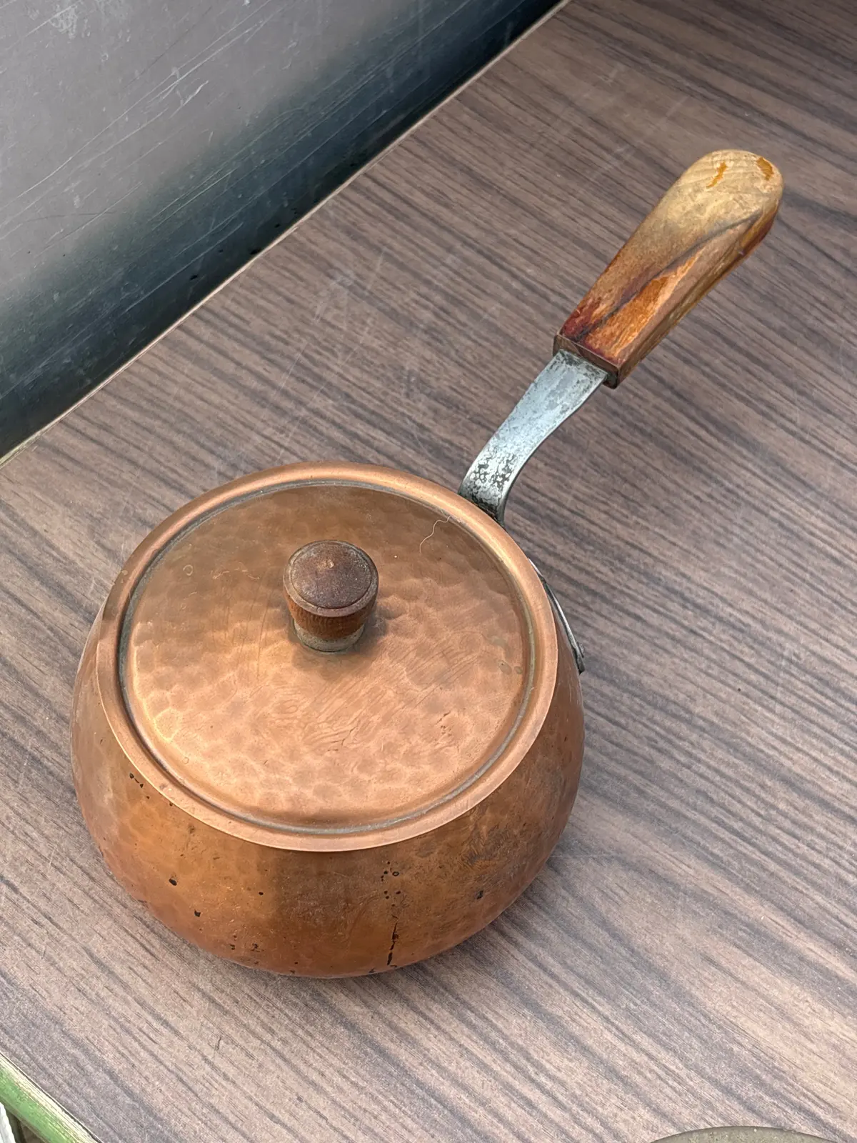 Hammered Copper Pot With Lid 1