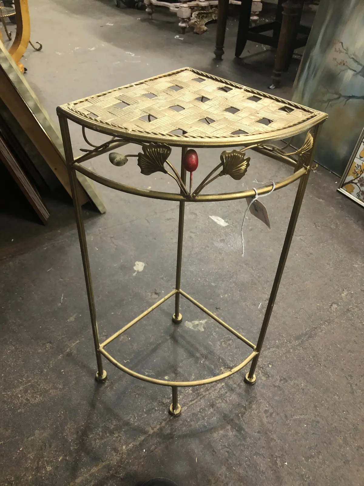 Tin Corner Shelf With Leaf Design 1