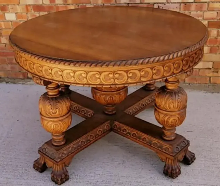 Round Oak Center Table With Carved Bulbous Legs 1