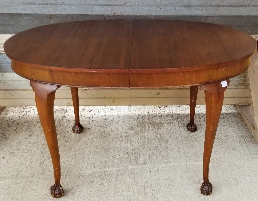 Oval Mahogany Clawfoot Table With Leaf 1