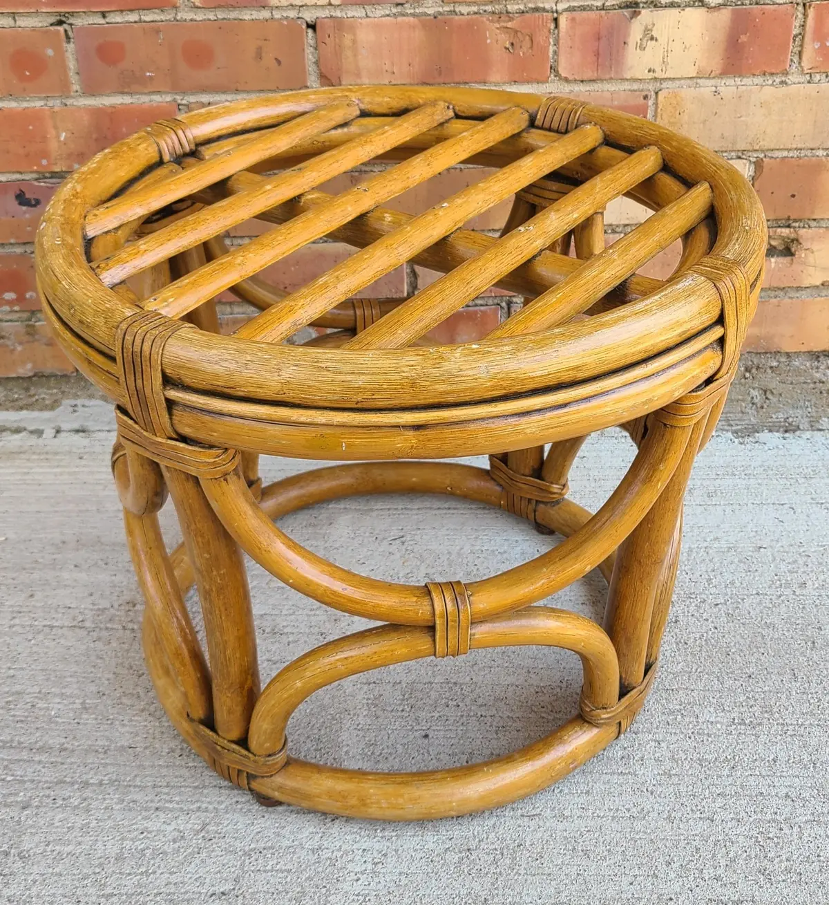 Round Rattan Ottoman Or Stand 1