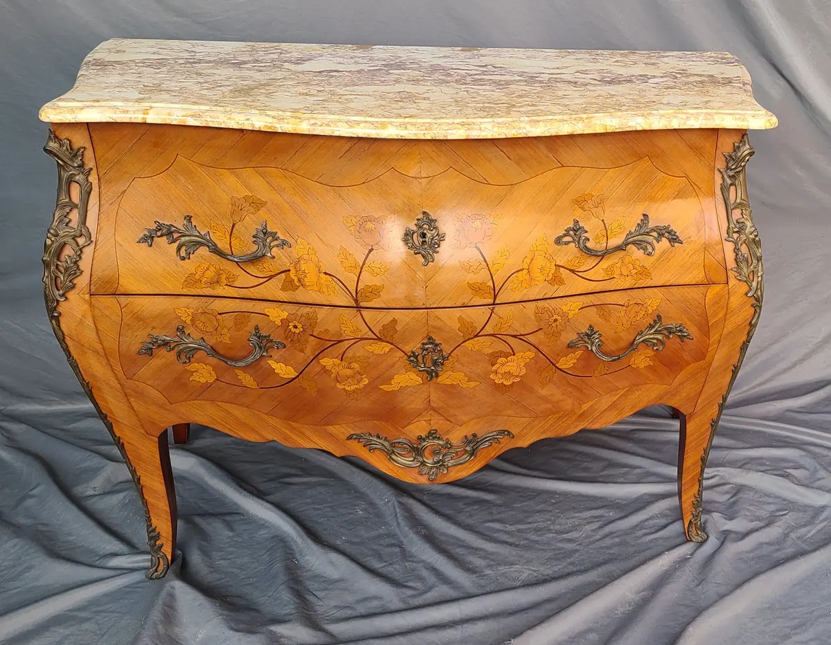 Louis Xv Marble Top Mahogany Bombe Chest With Floral Marquetry And Ormolu 1