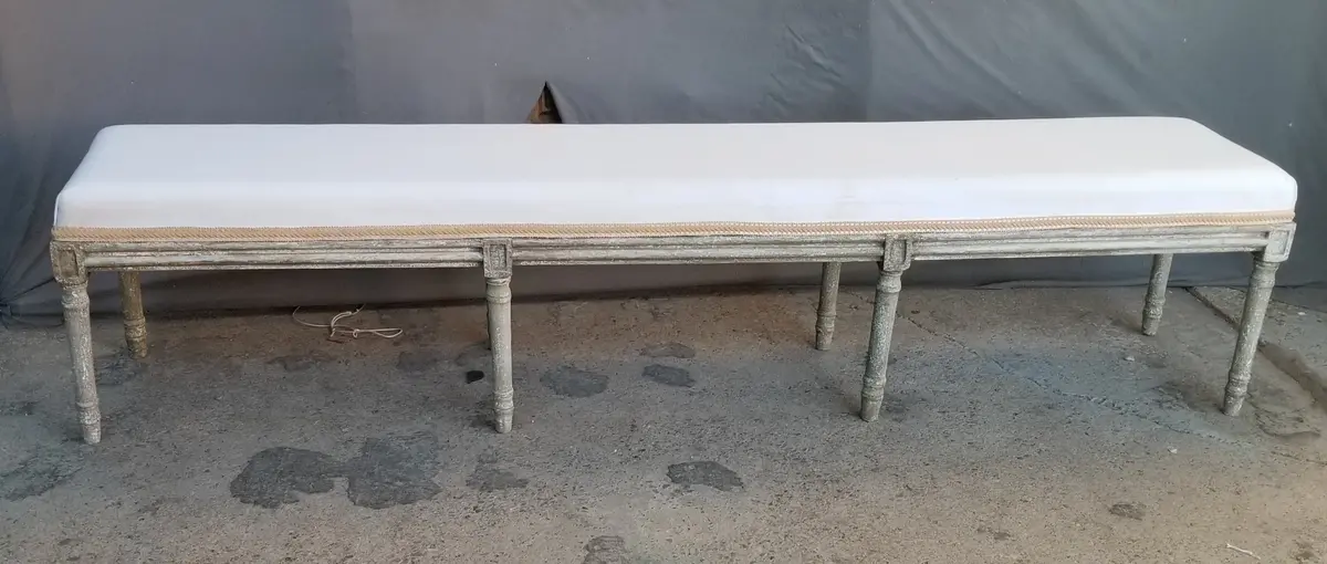 Long Upholstered Bench With Legs  As  Is Legs Loose 1