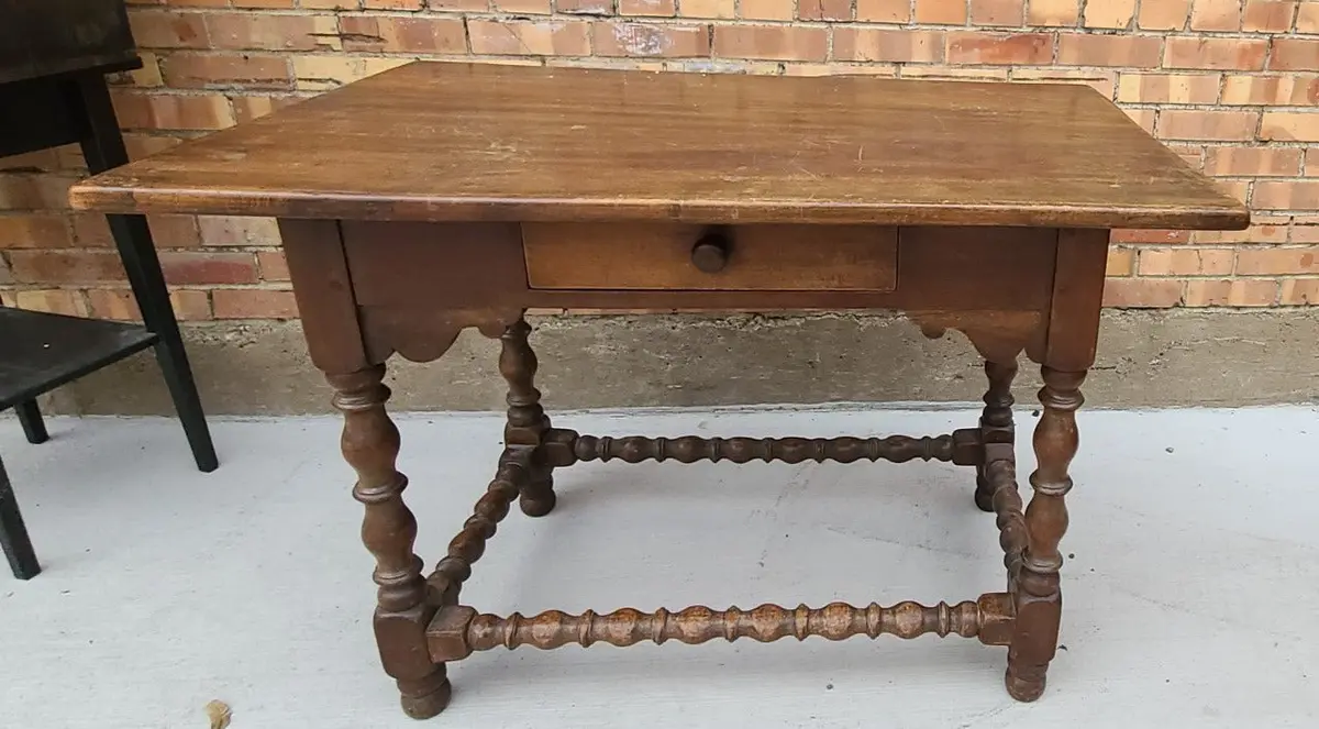 Pegged Early Tudor Side Table With Drawer 1