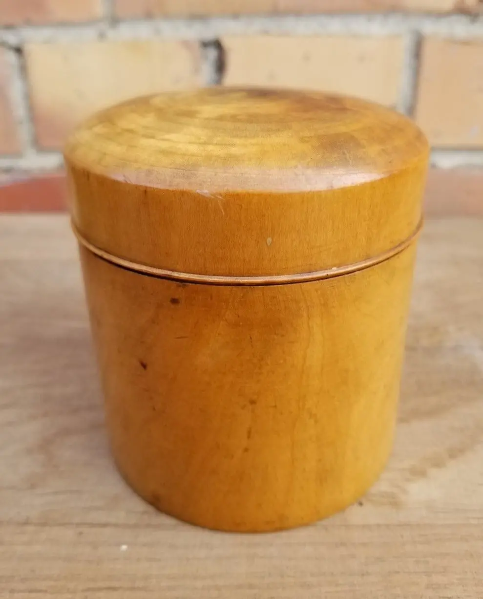 Cylinder Wood Box With Lid 1