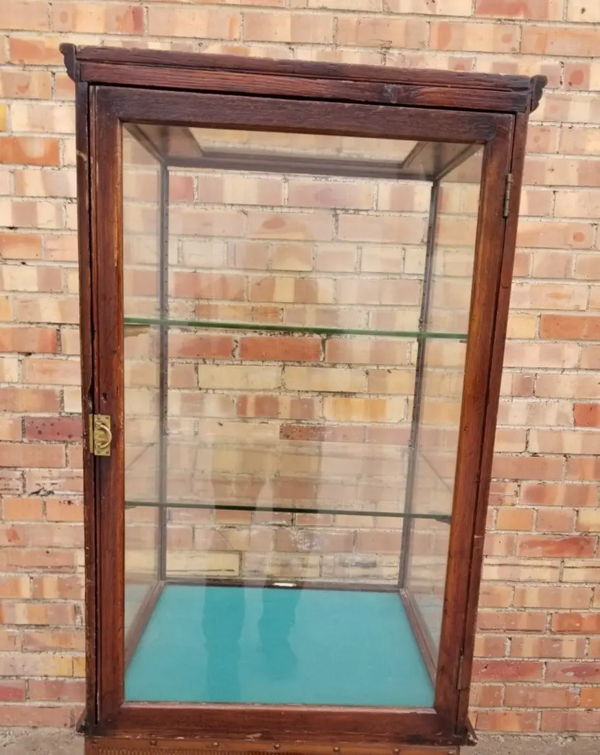 Large 1 Door Countertop Display Case 1