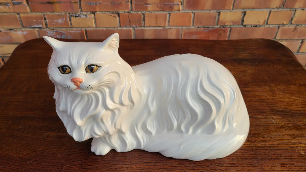 Large White Cat Ceramic Statue 1