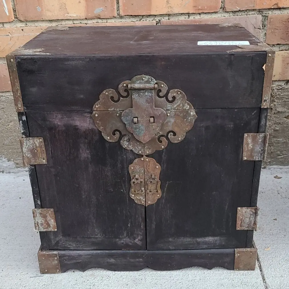 Chinese 2 Door Box With Brass Clasp And Lid 1