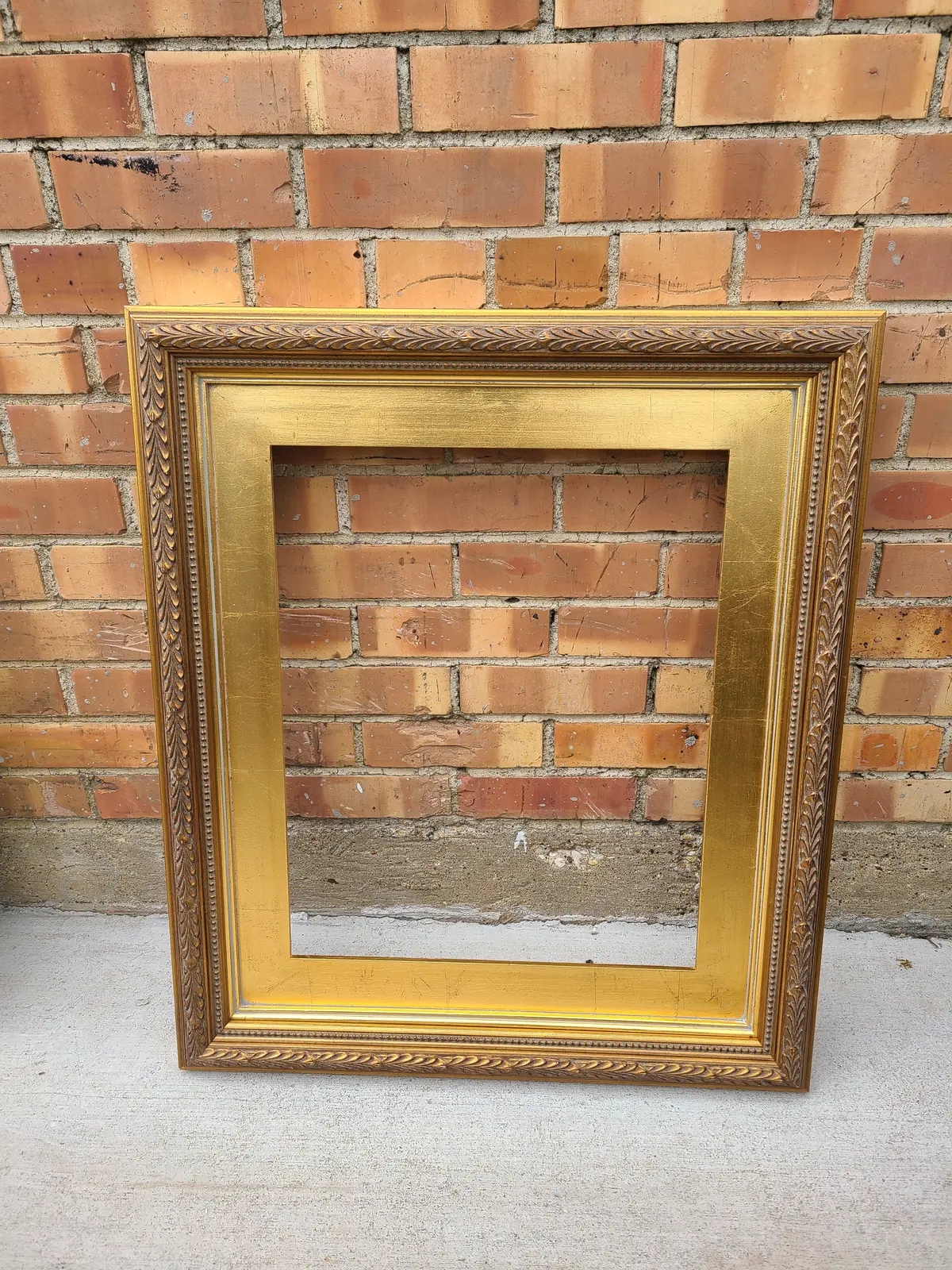 Gold Frame With Laureling 1