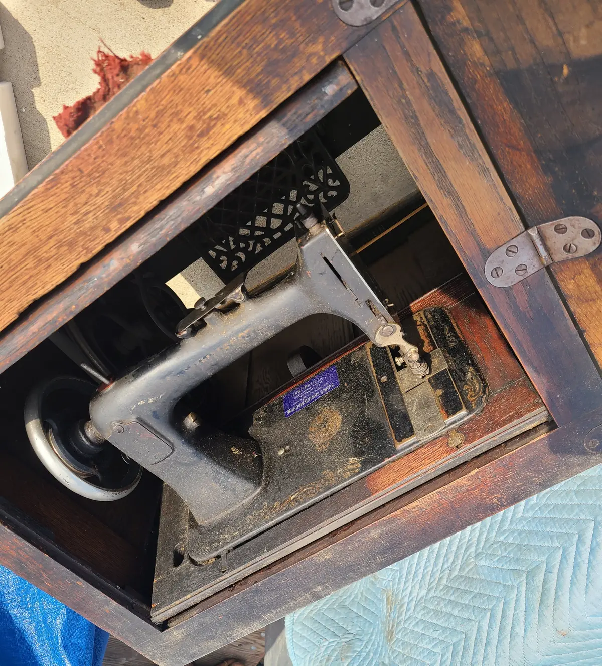 Oak 1880'S Sewing Machine 1