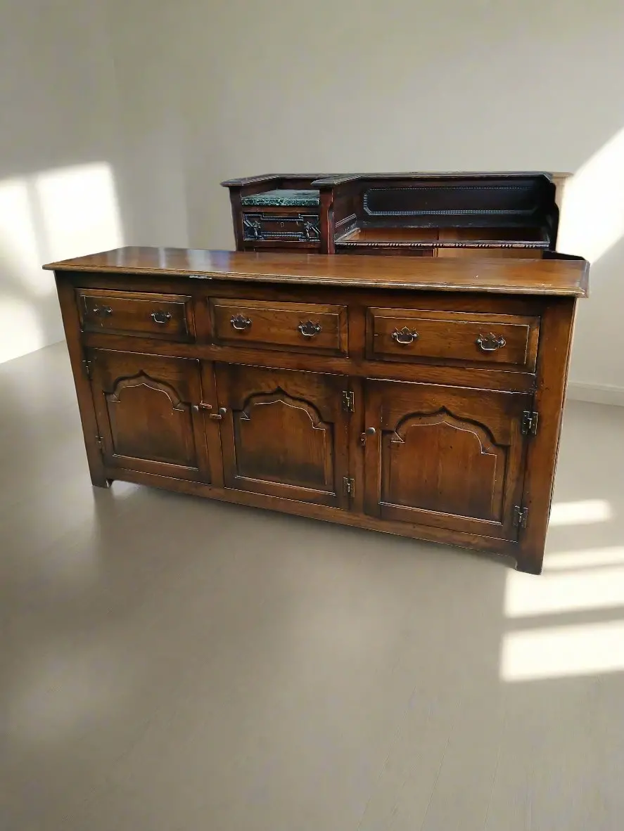 Shallow Low Oak Arched Door Server 1