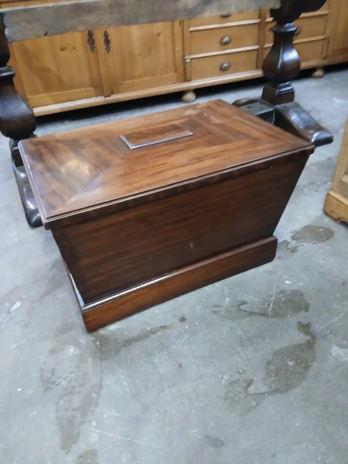 Large Mahogany Cellarette 1