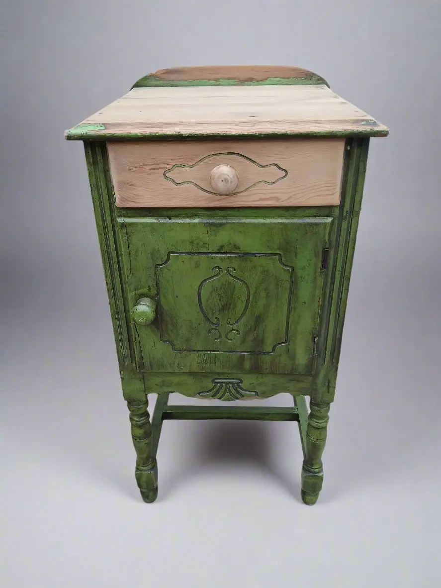 1930S Partially Painted And Striped Stand 1