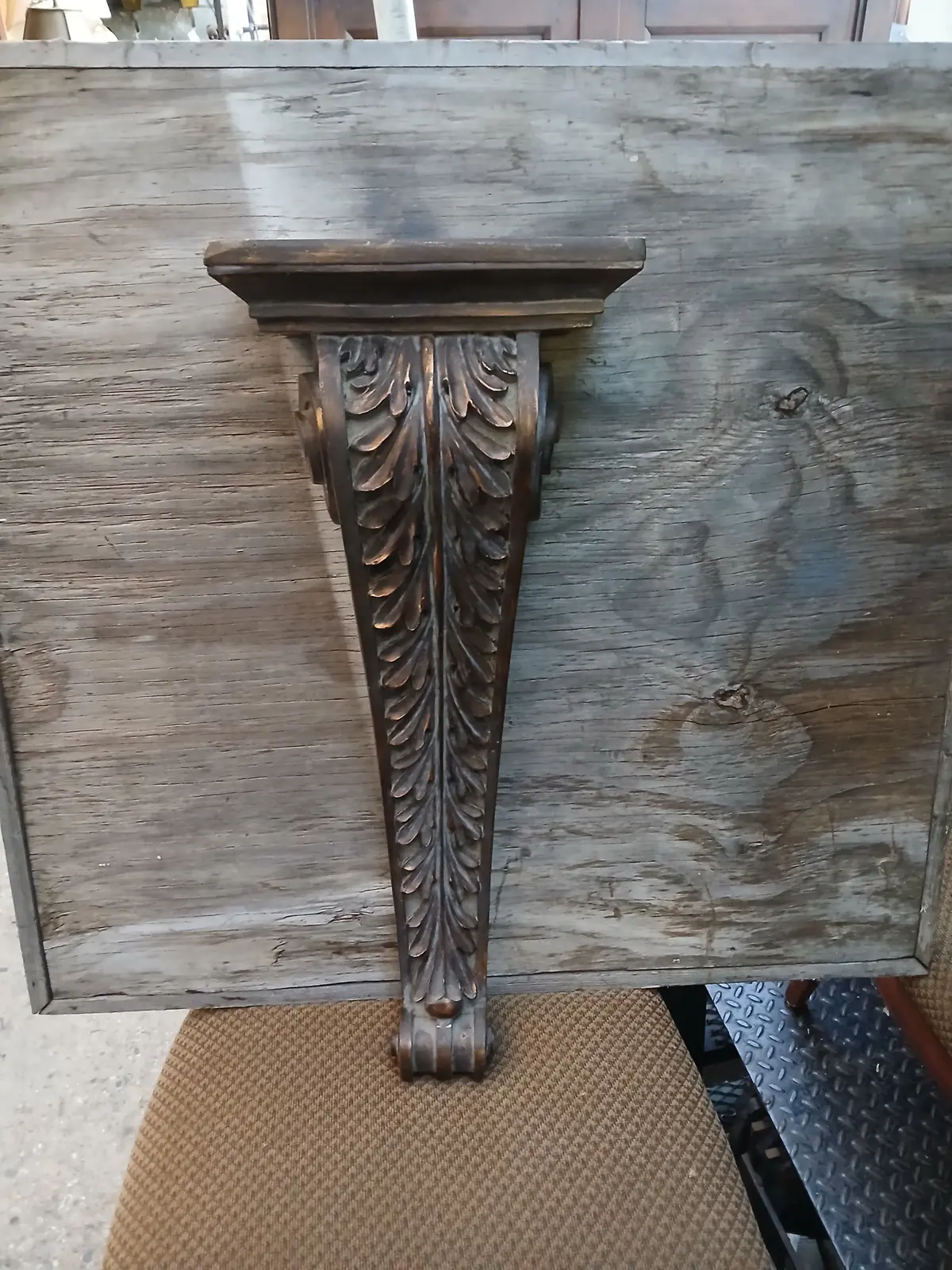 Lone Hanging Corbel Composition Acanthus 1