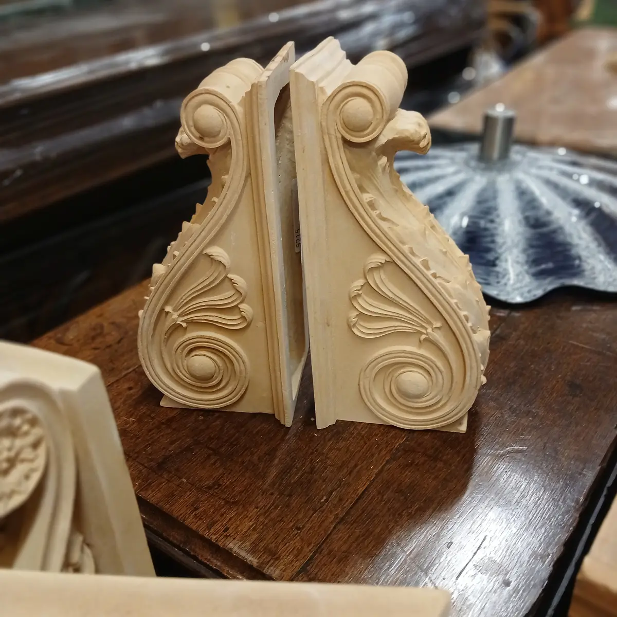 Pair Of Acanthus Leaf Composition Corbels 1