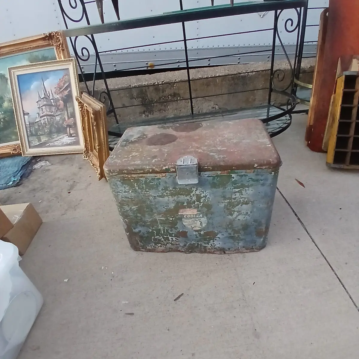 Vintage Coleman Cooler 1