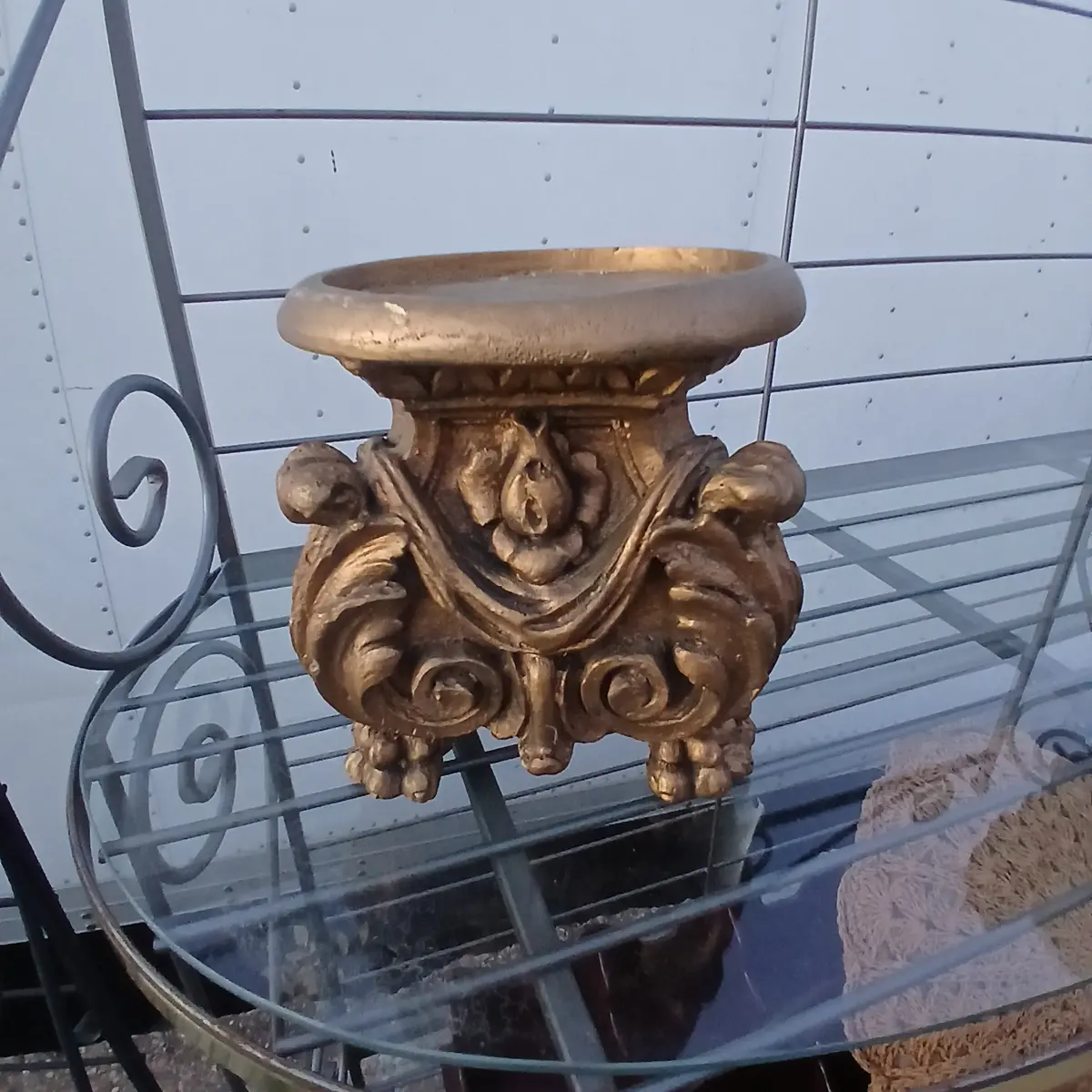 Gilt Classical Style Base 1