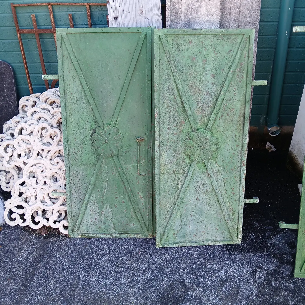 Pair Of Short Kelly Green Metal Shutters 1