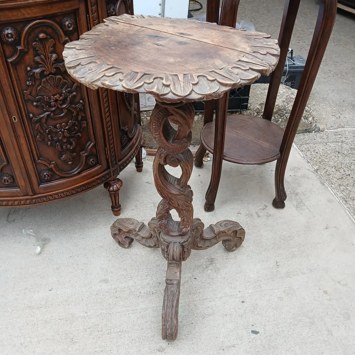 Early 3 Legged Carved Stand 1