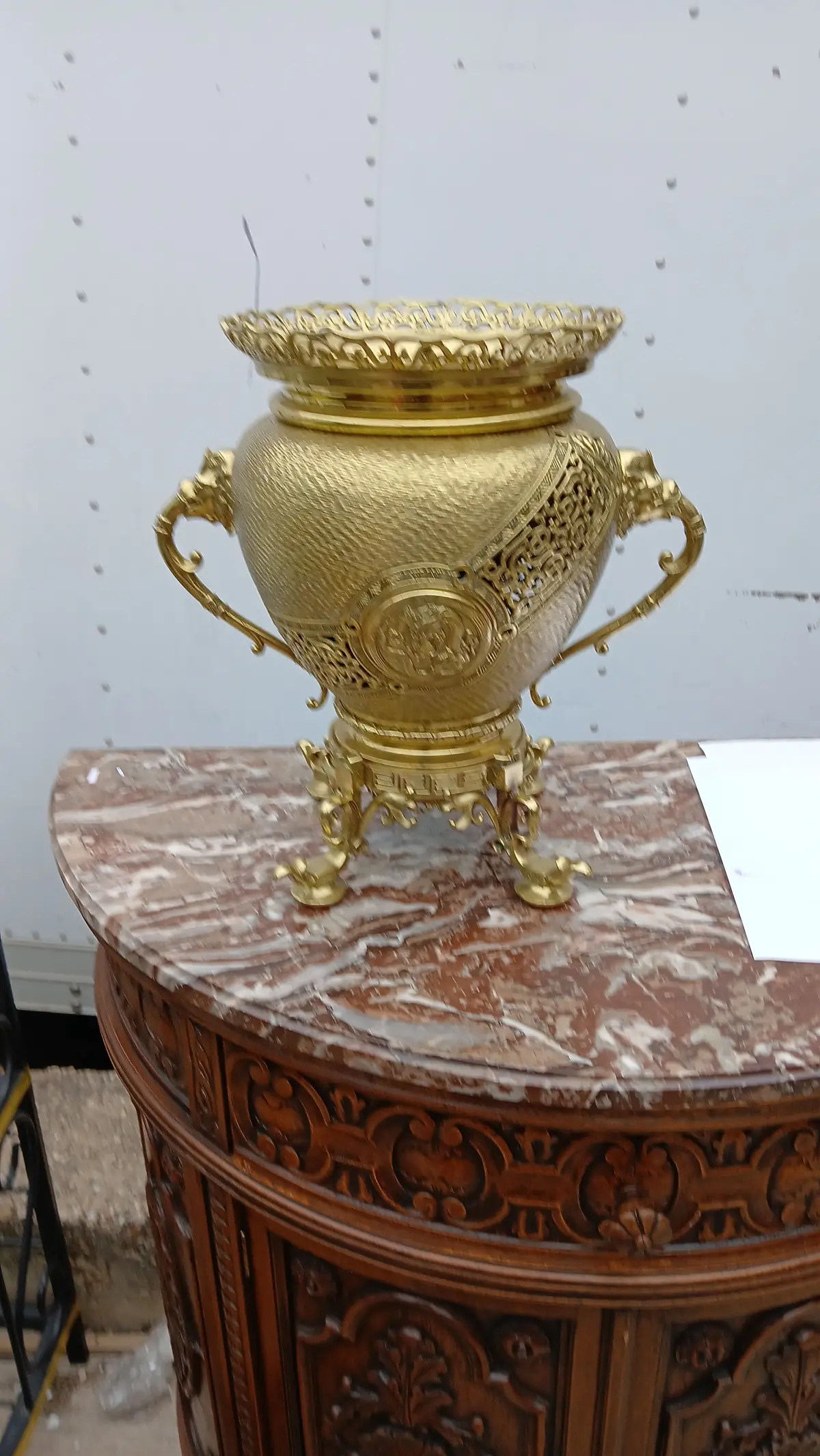 Fancy Brass Jardeniere 1