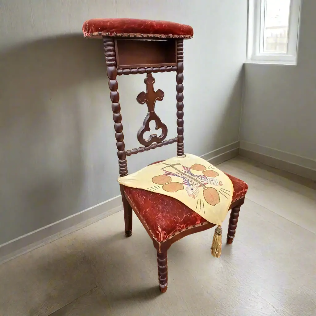 Kneeler With Fish 1