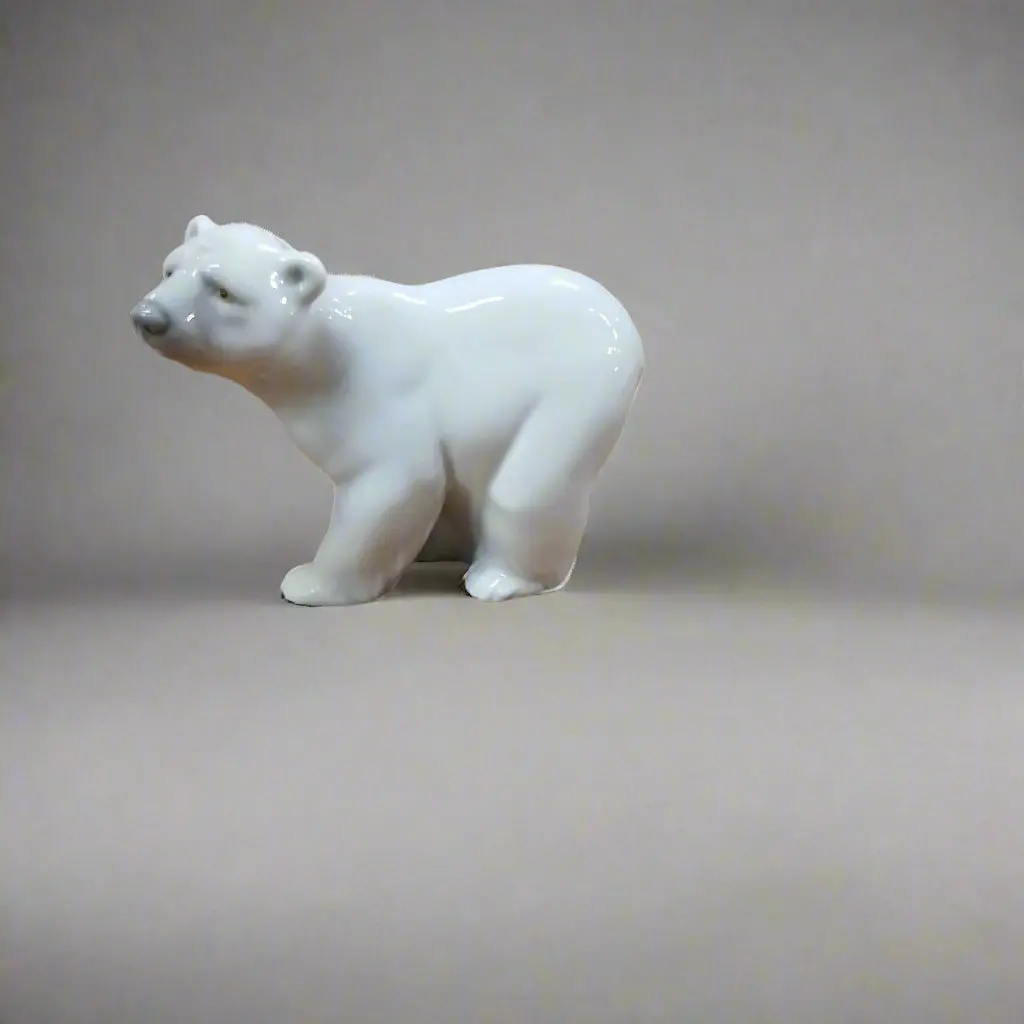 Lladro Walking Polar Bear 1