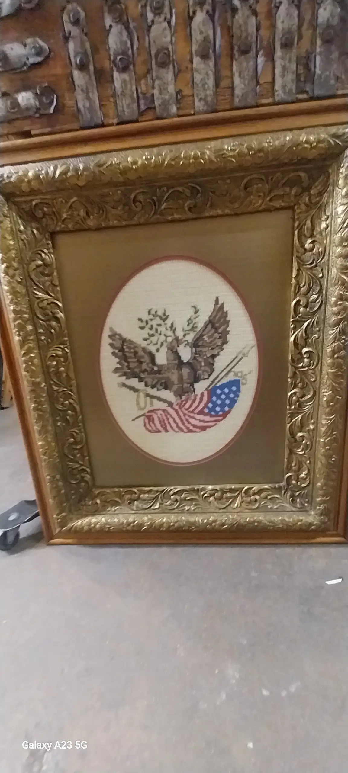 Round American Eagle Print In Gilt Gesso Frame 1