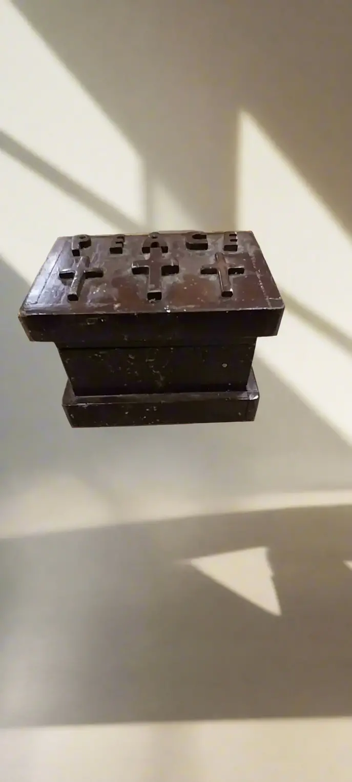 Peace And Crosses Box 1