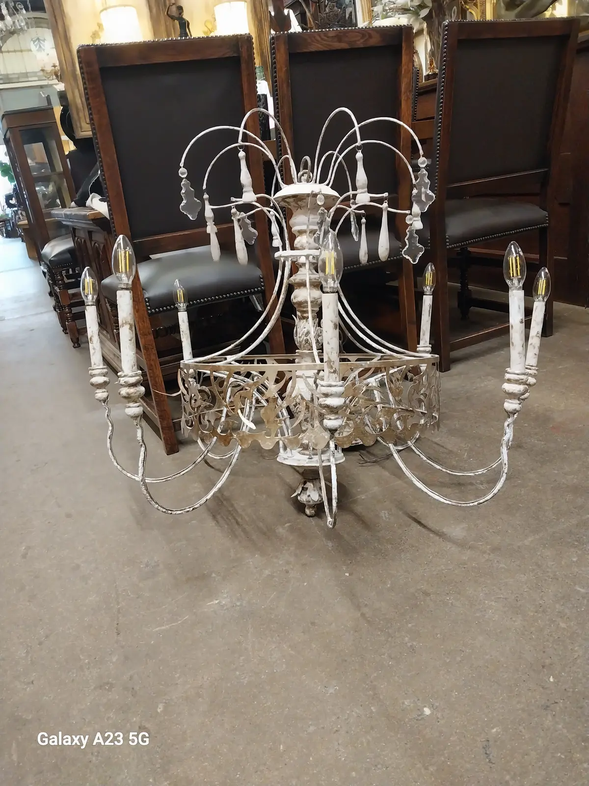Shabby White Wood And Metal Chandelier With Crystals 1