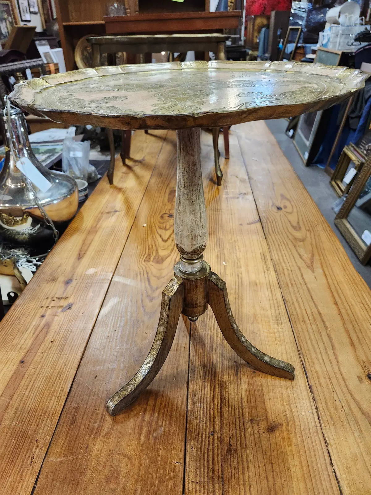 Round Gilt Florentine Pedestal Occasional Table 1
