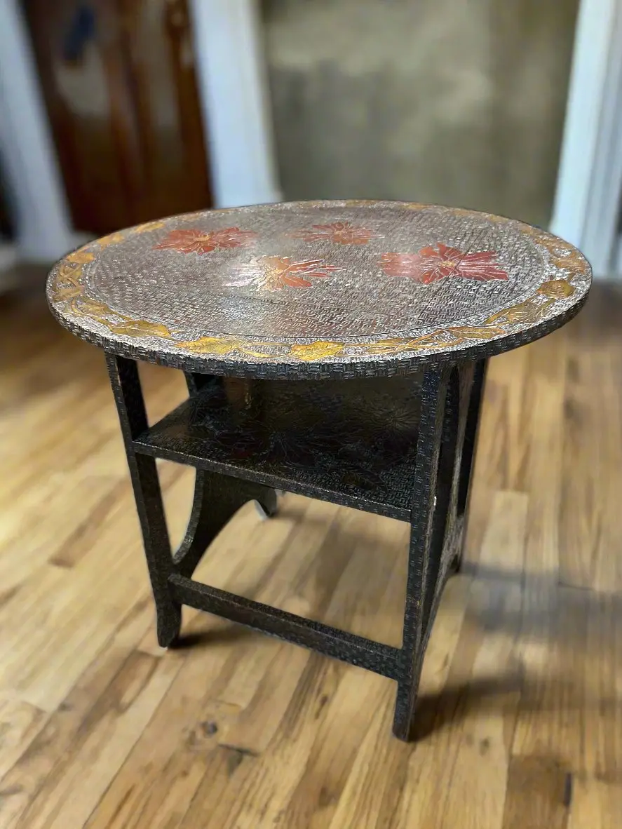 Pyrographic Table Chair 1