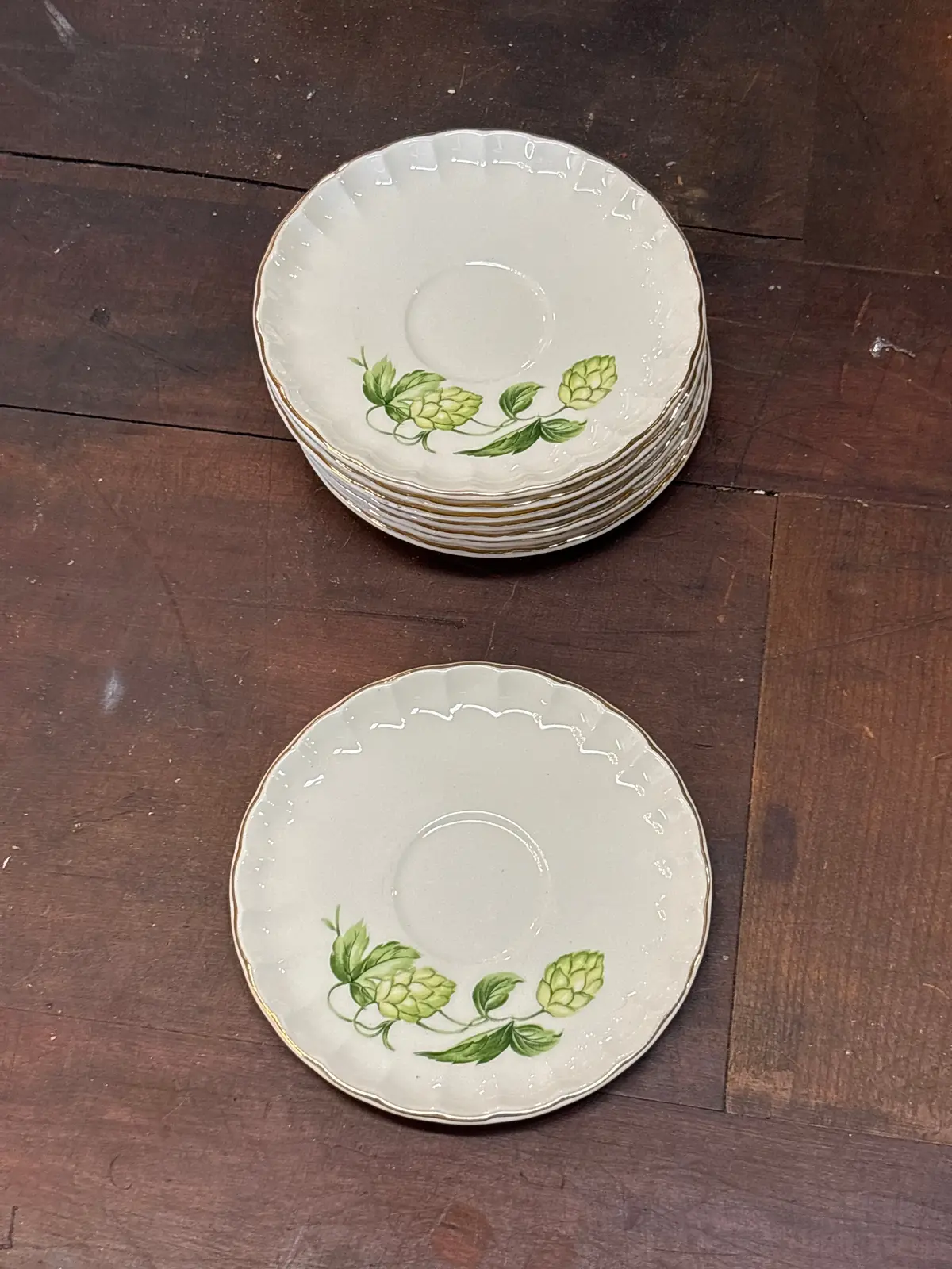 Set Of 8 Porcelain Saucers With Green Plant 1