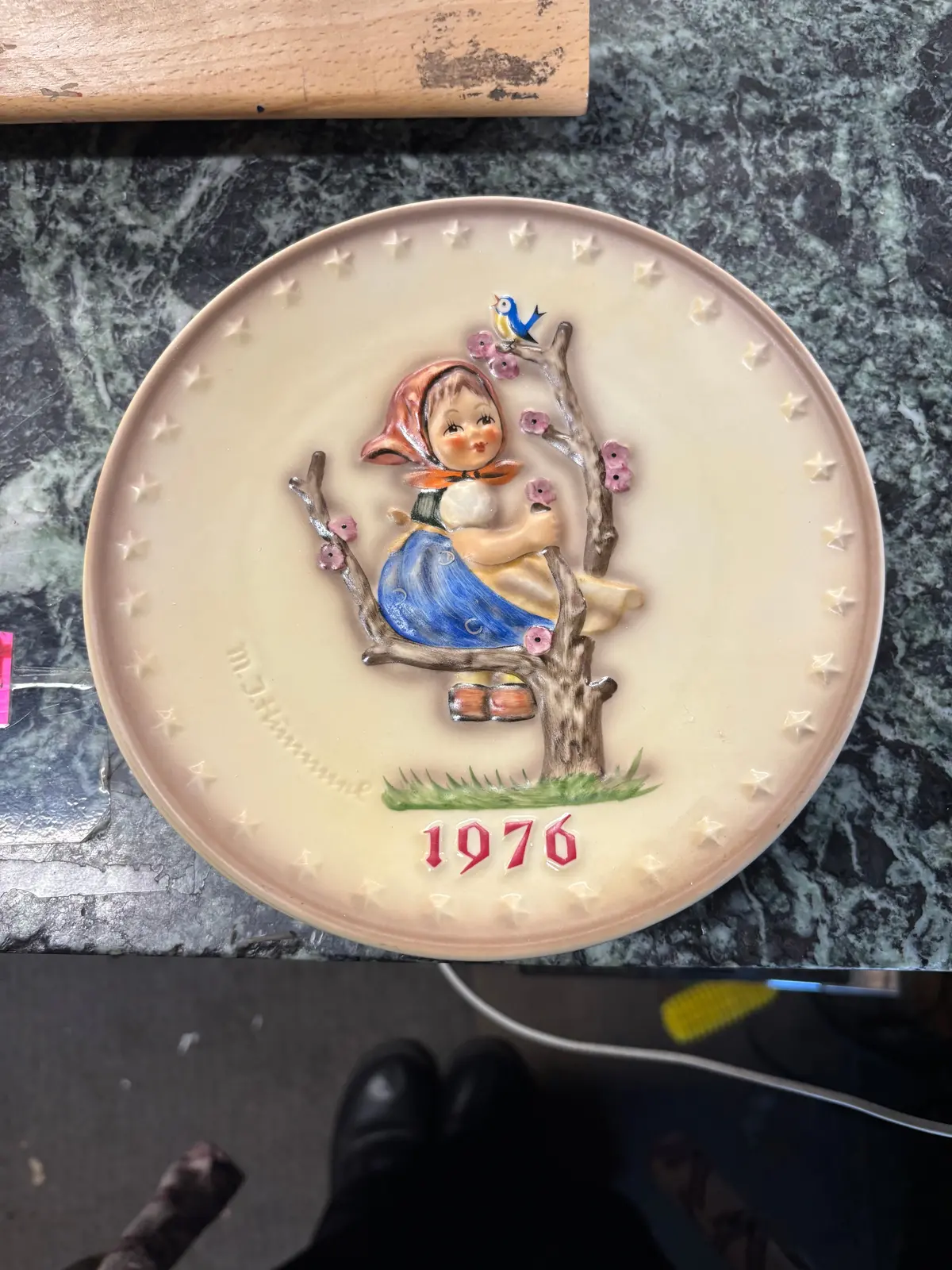 1976 Hummel Collection Plate 1